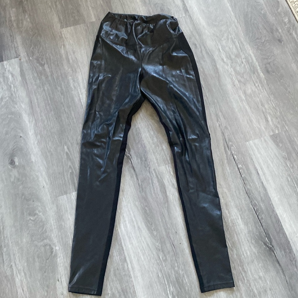 Wilfred free aritizia pleather pants